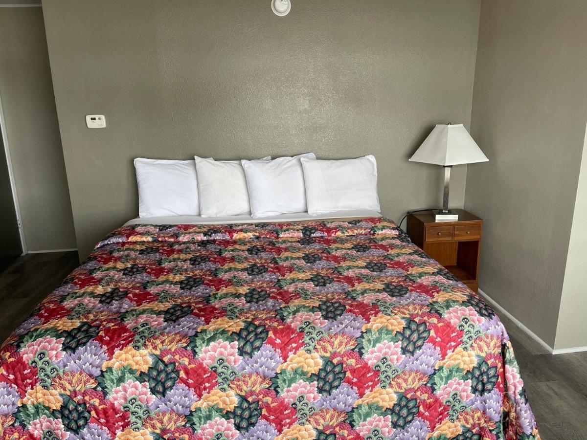 Timberly Motel Гейлорд Экстерьер фото